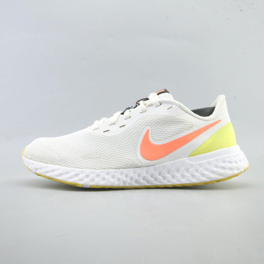 NIKE REVOLUTION 5