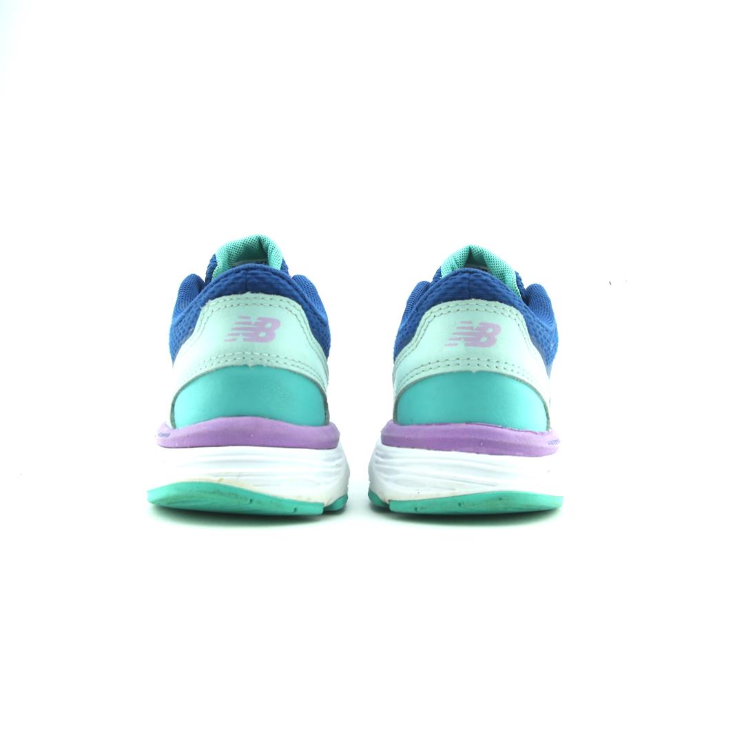 NEW BALANCE 680 V6
