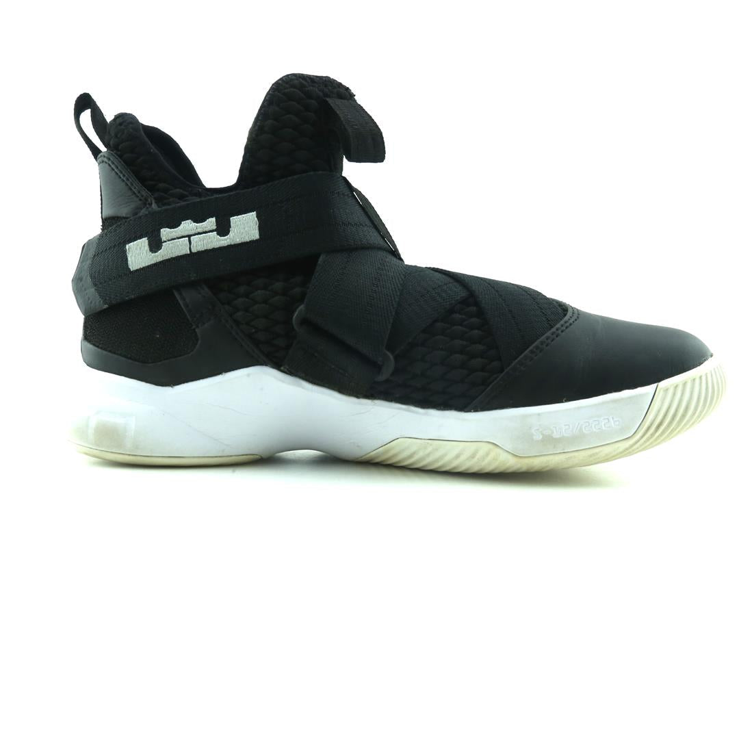 NIKE  LEBRON SOLDIER 12
