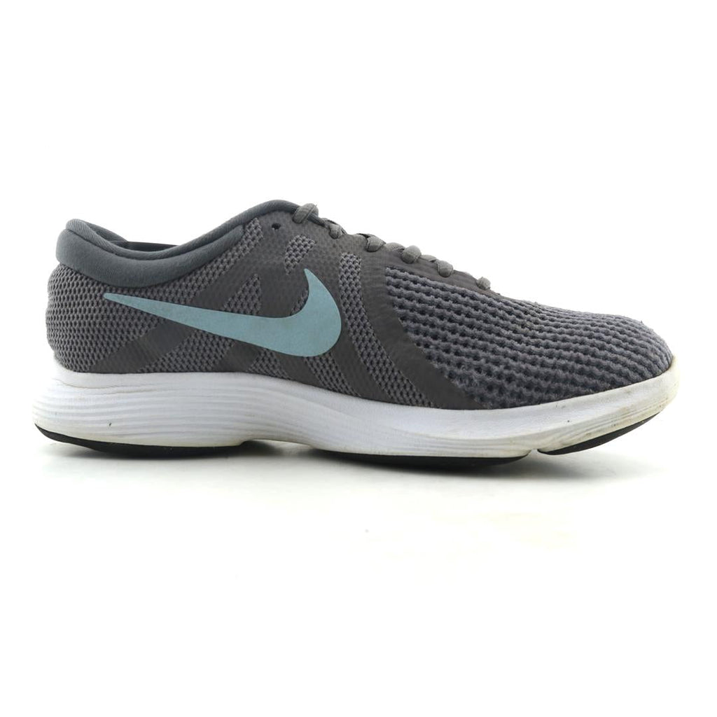 NIKE REVOLUTION 4