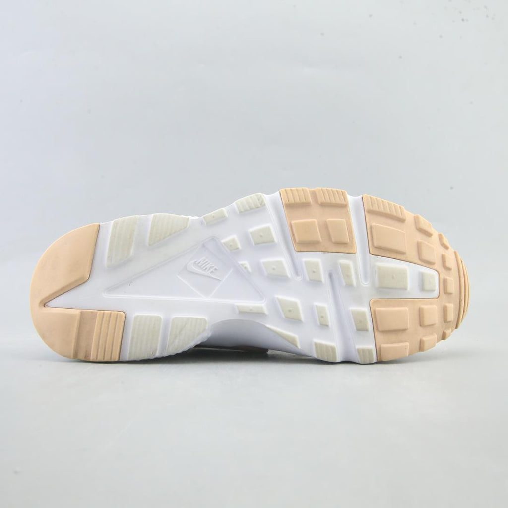 NIKE HUARACHE RUN SE