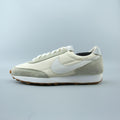 NIKE  DAYBREAK