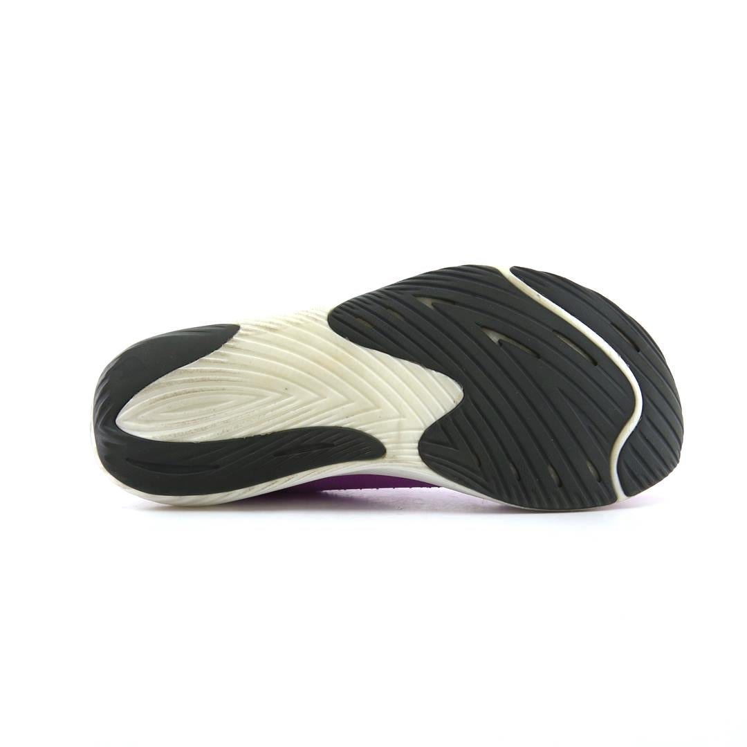 NEW BALANCE FUELCELL REBEL V3