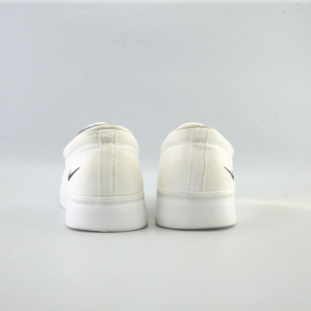 NIKE COURT ROYALE