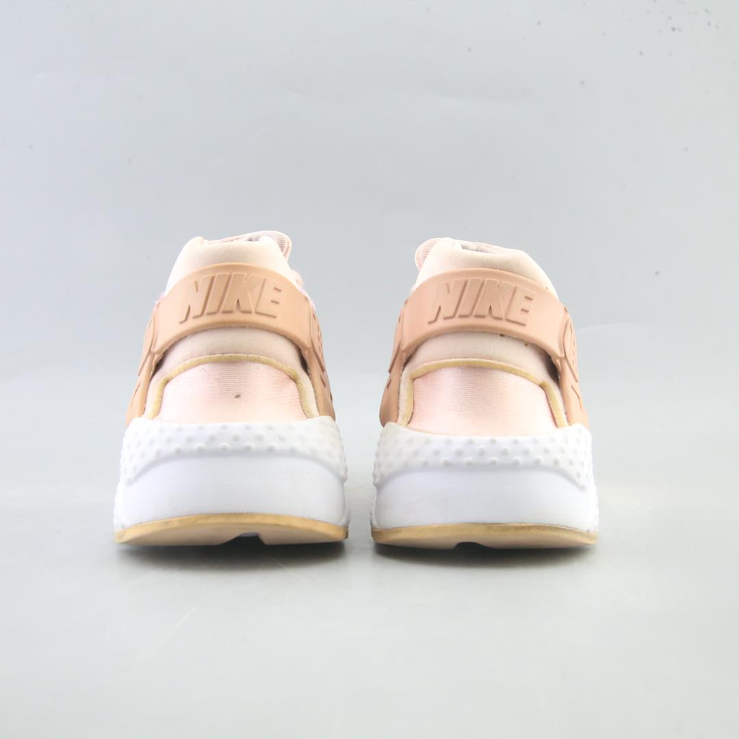 NIKE HUARACHE RUN SE