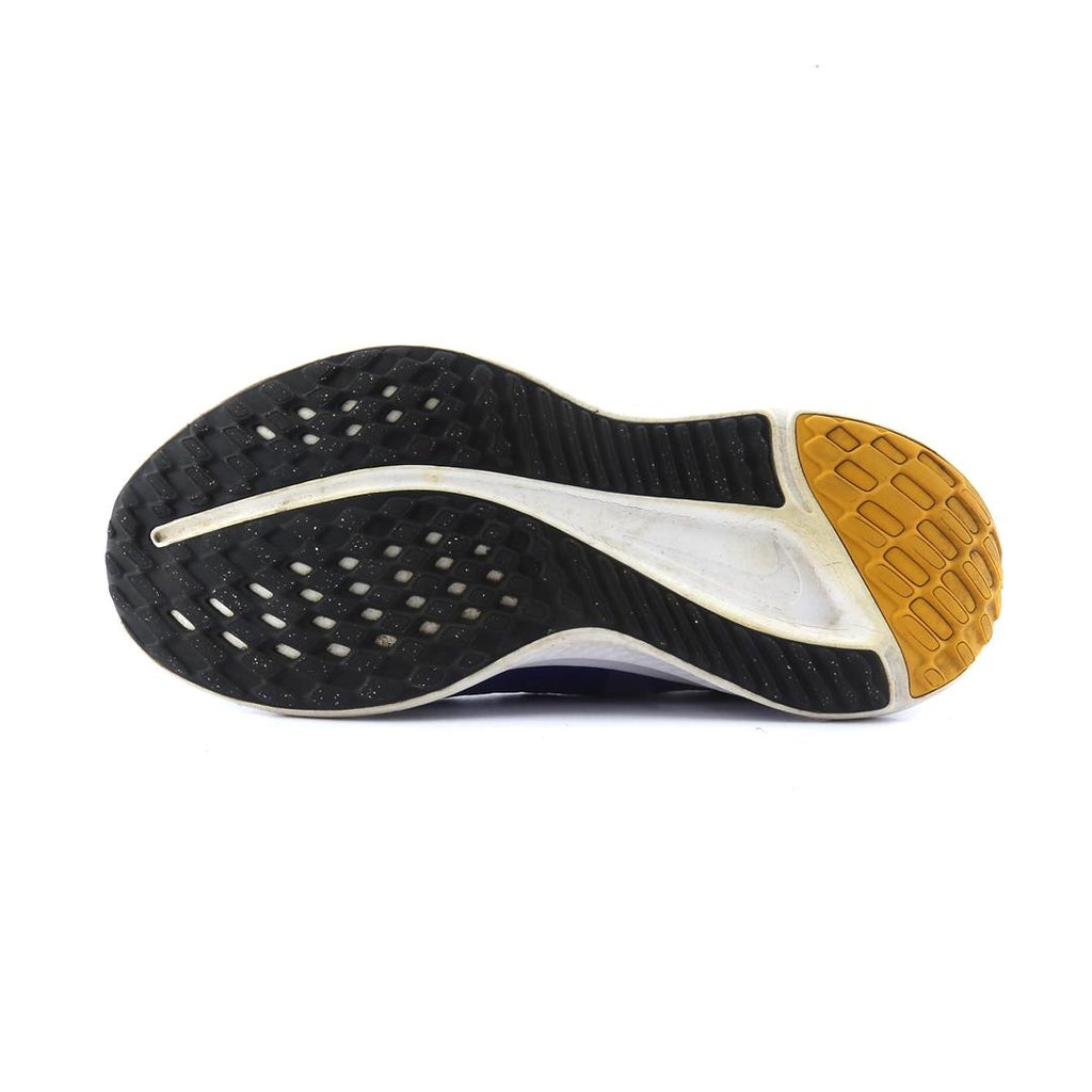 NIKE QUEST 5