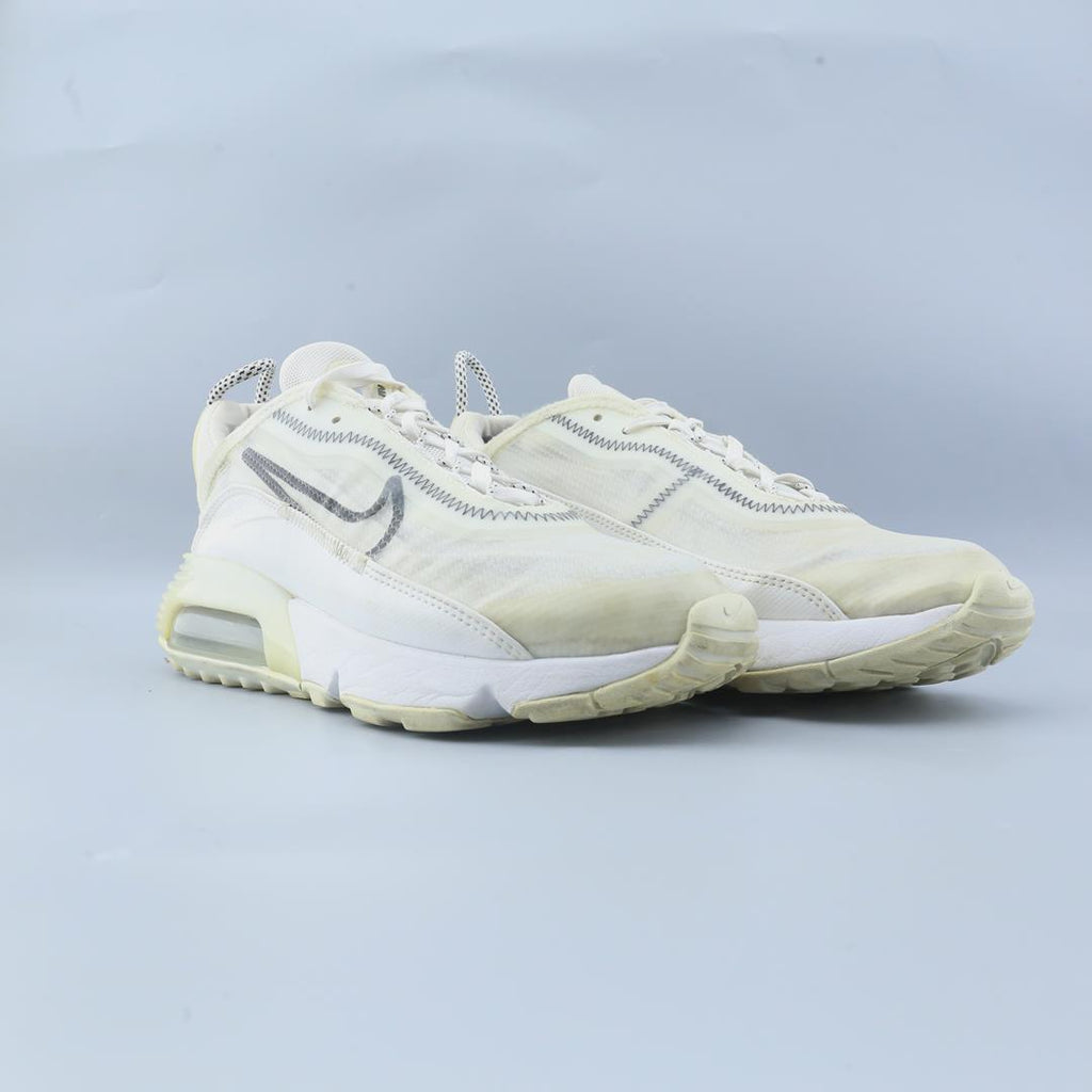 NIKE AIR MAX 2090
