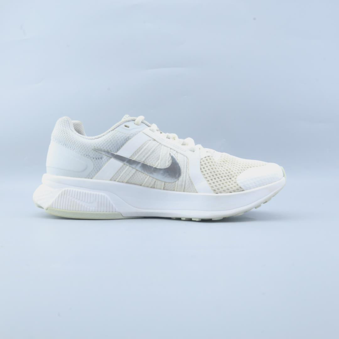 NIKE SWIFT RUN 2.0