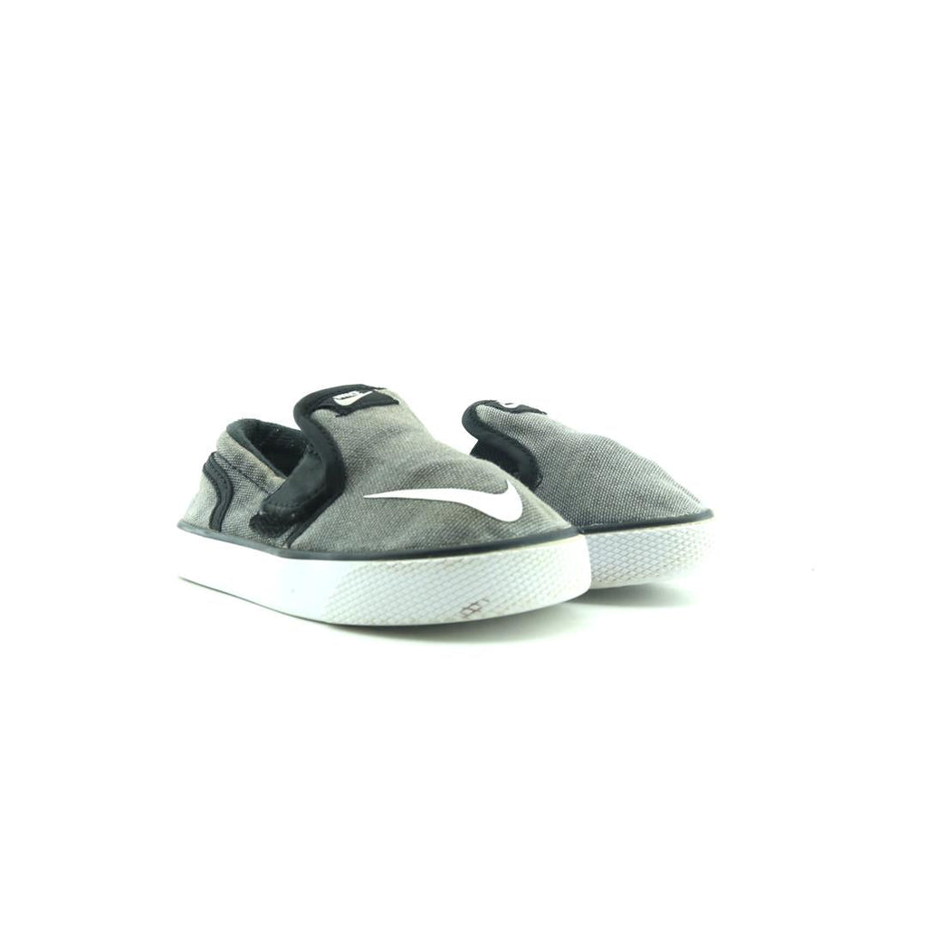 NIKE TOKI