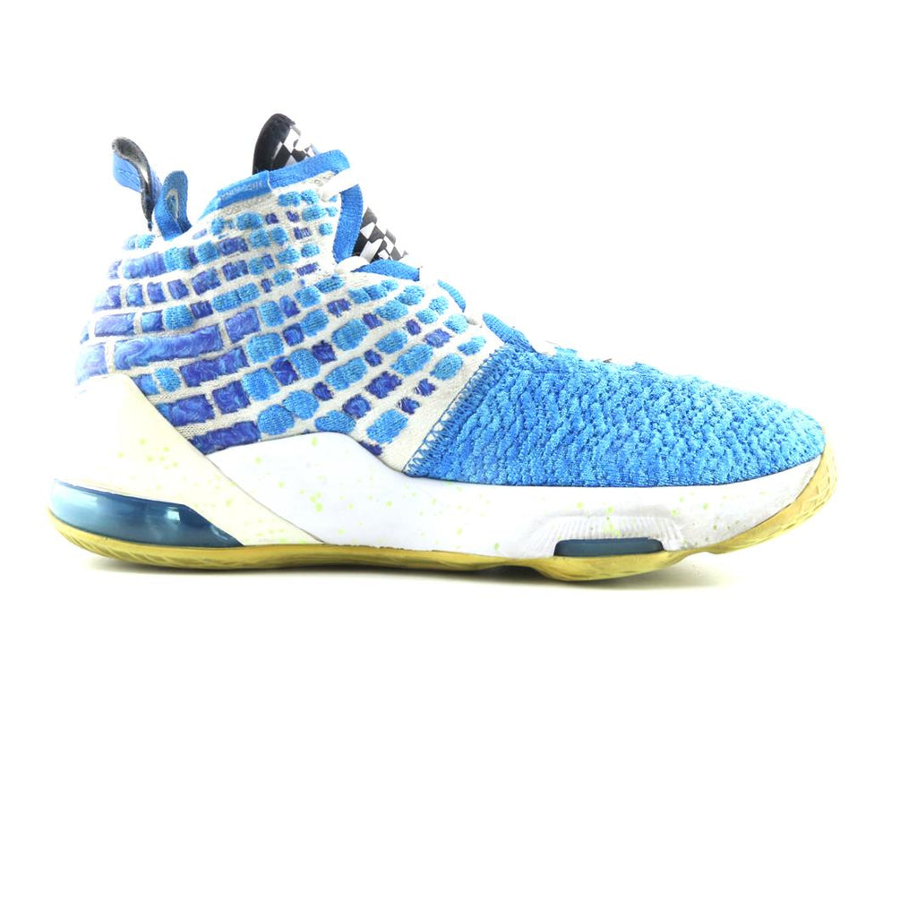 NIKE  LEBRON 17