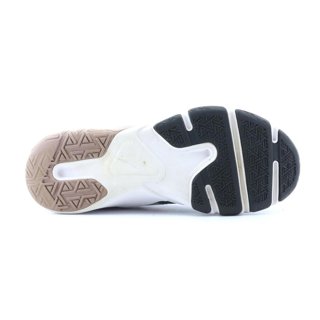 NIKE LEGEND ESSENTIAL 2