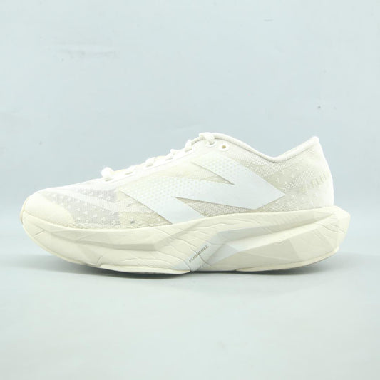 NEW BALANCE FUELCELL REBEL V4