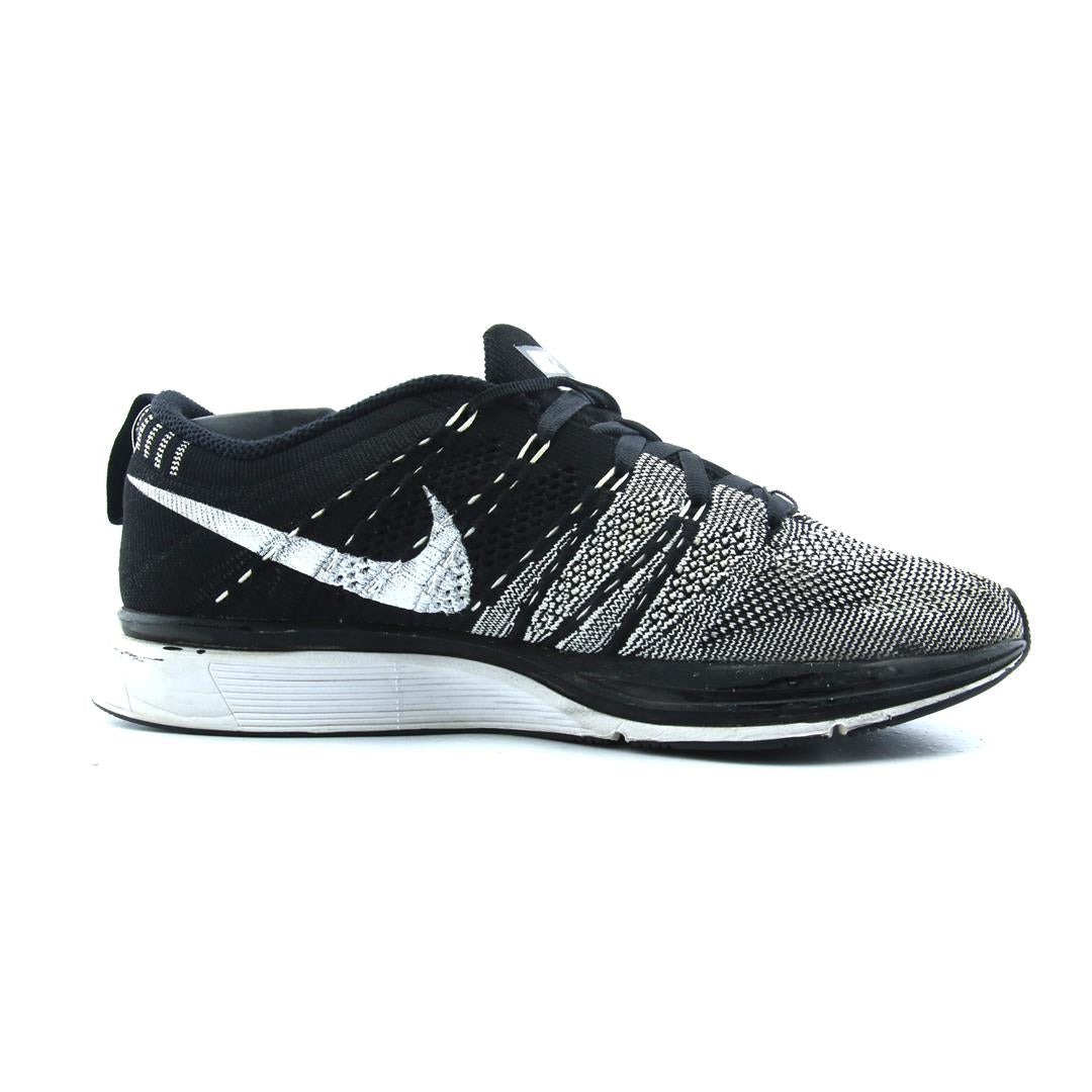 NIKE FLYKNIT TRAINER