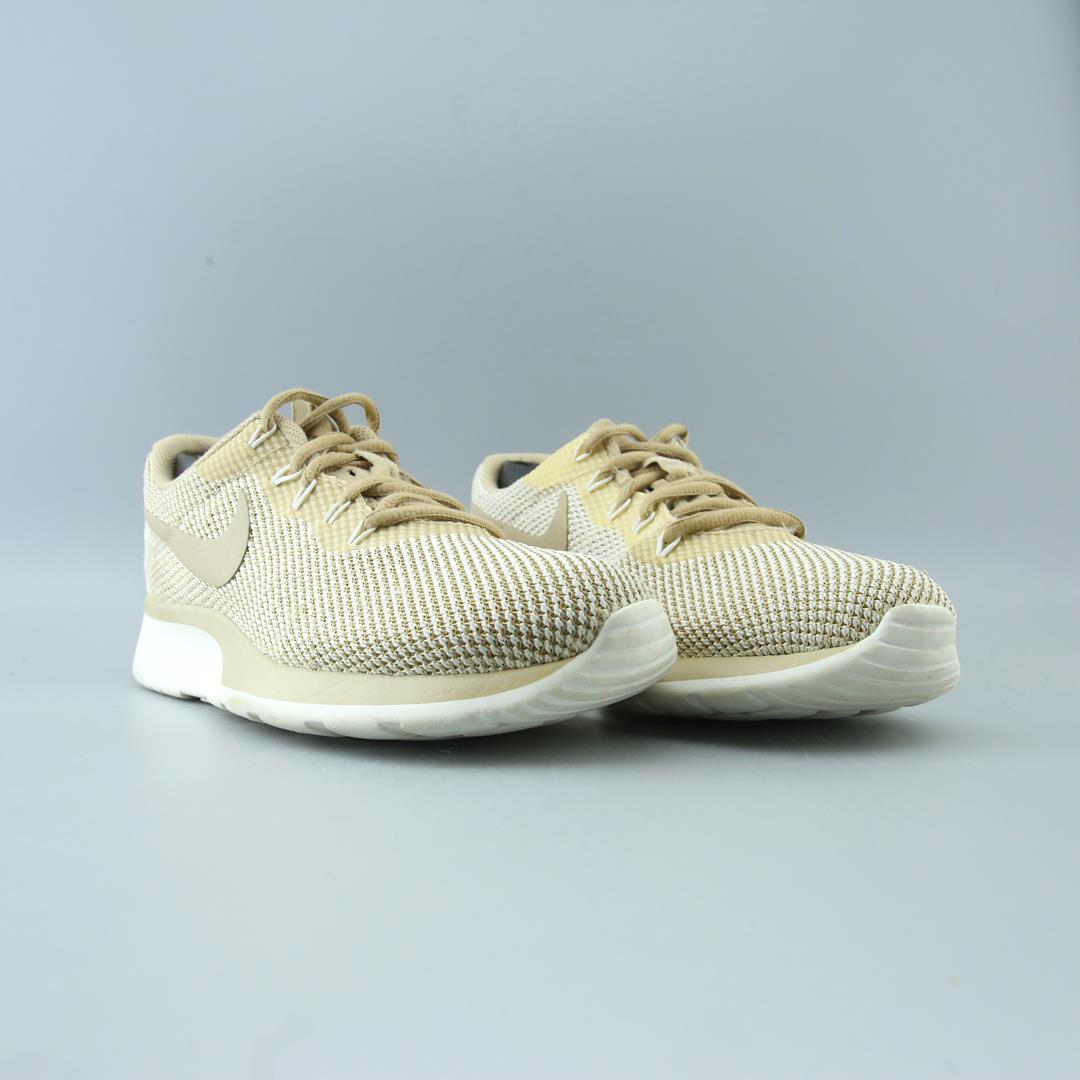 NIKE TANJUN