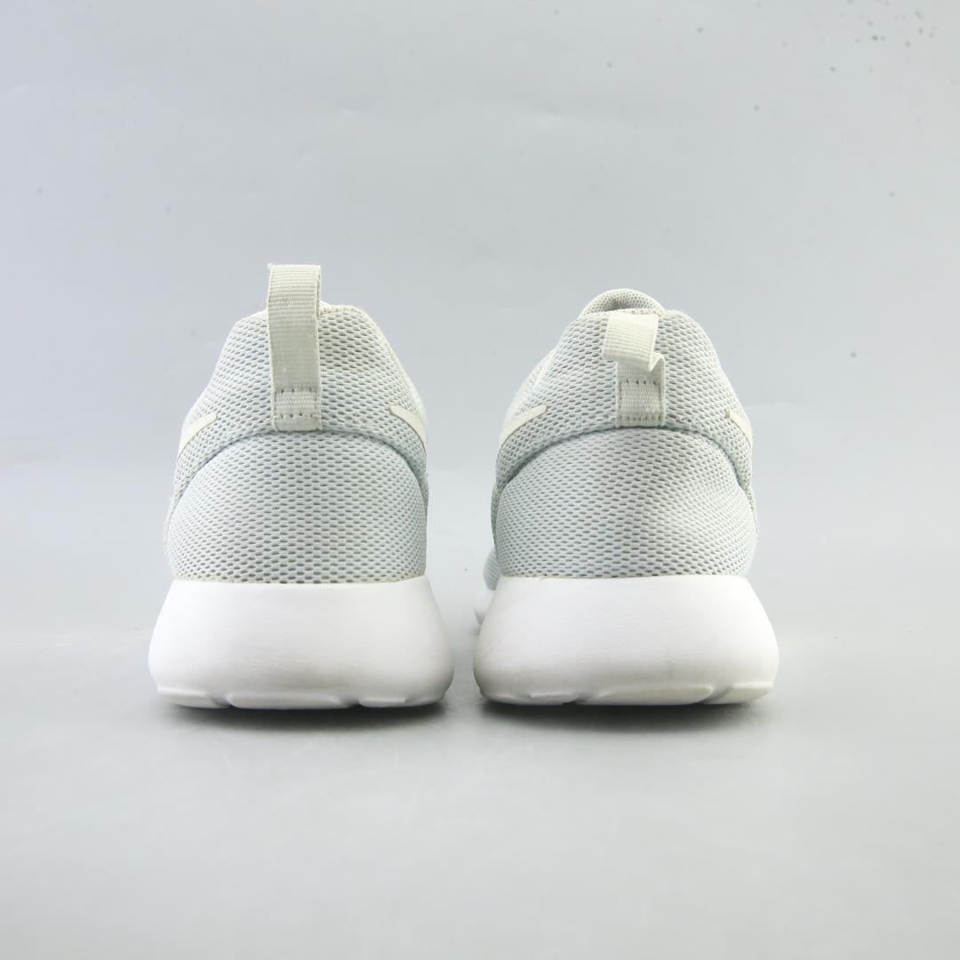 NIKE ROSHE ONE