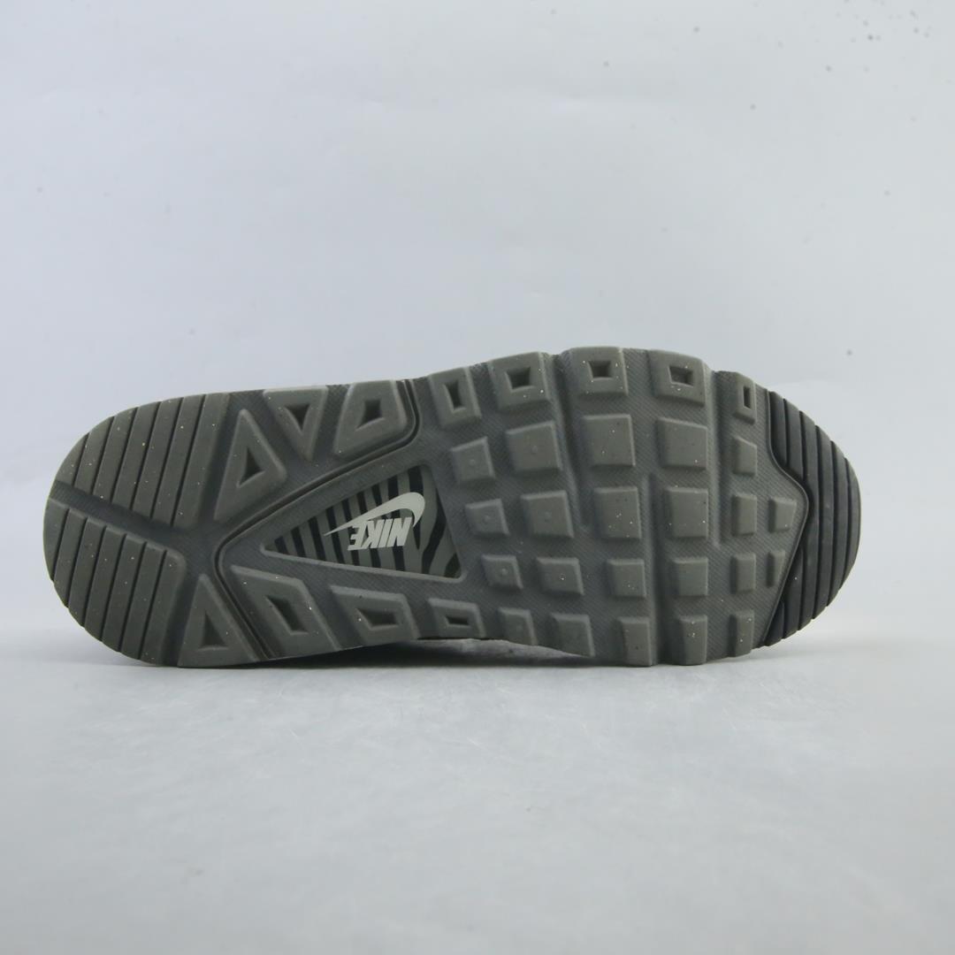 NIKE AIR MAX NAVIGATE