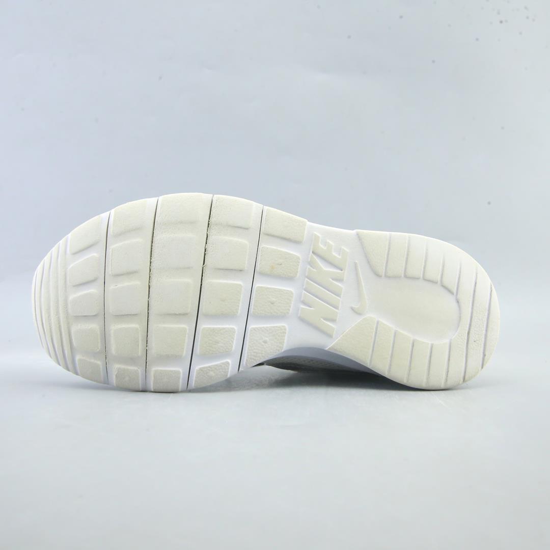 NIKE TANJUN