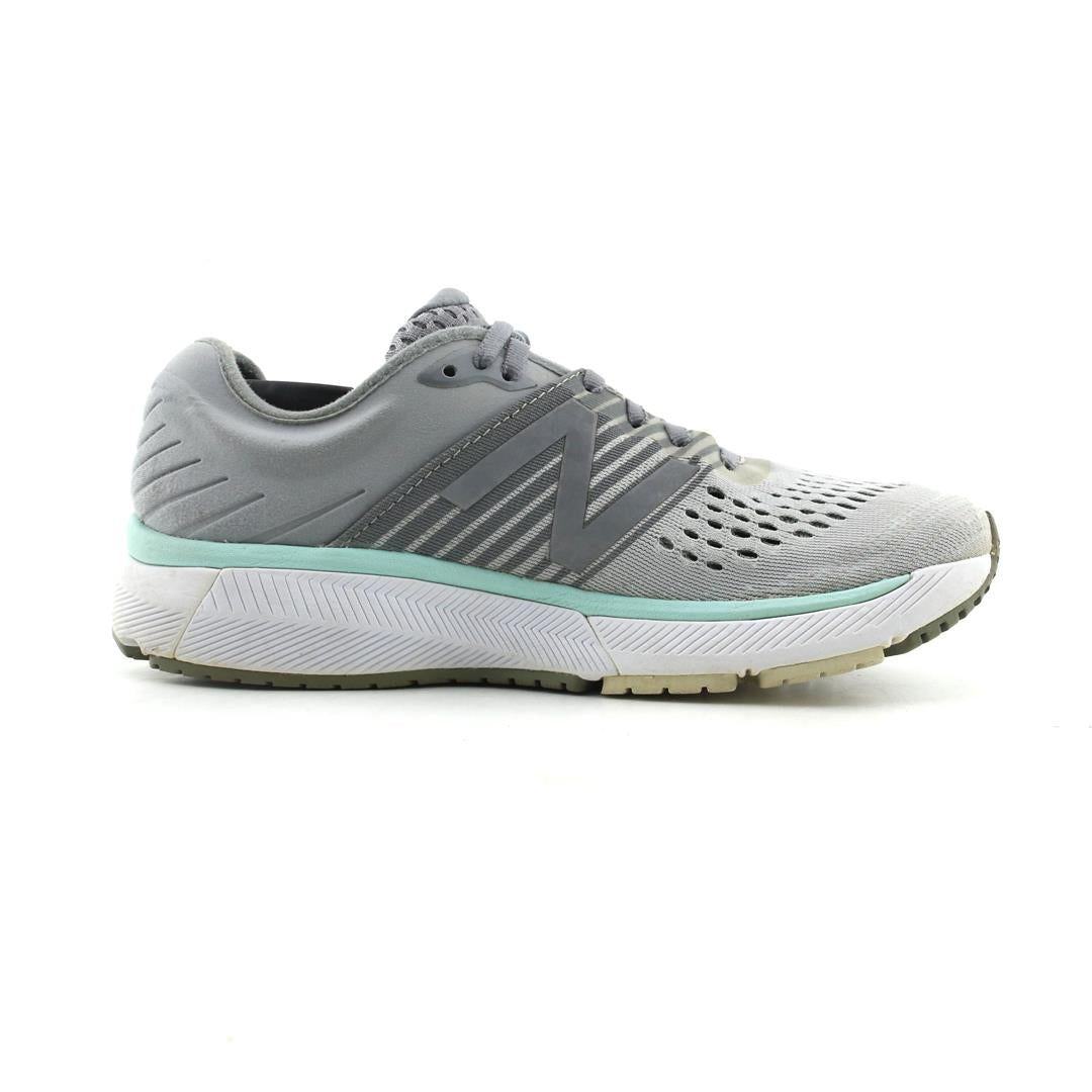 NEW BALANCE 860V10