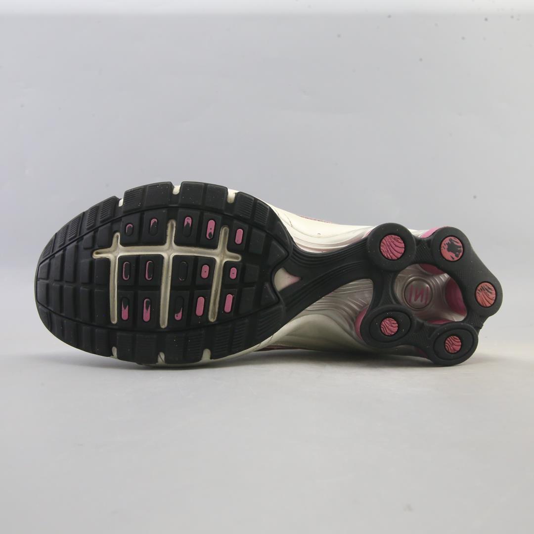 NIKE SHOX