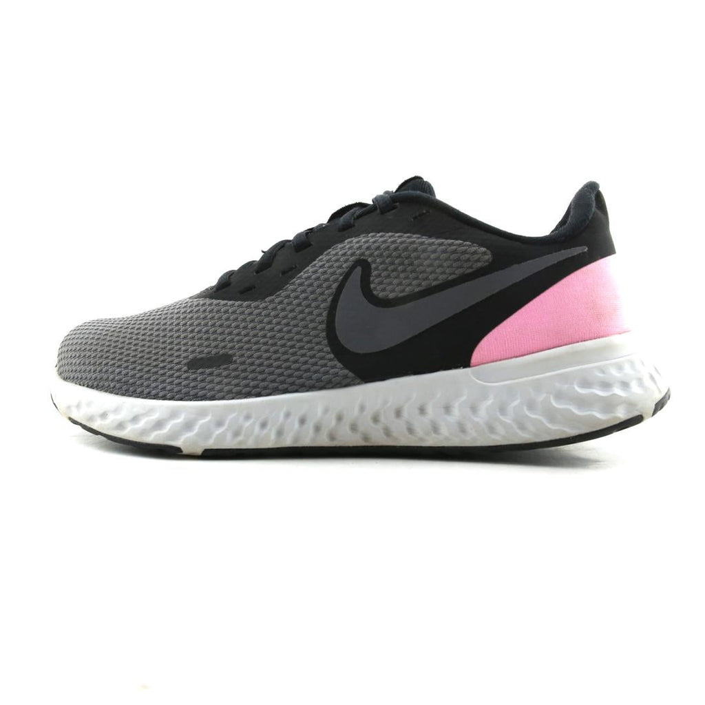 NIKE REVOLUTION 5
