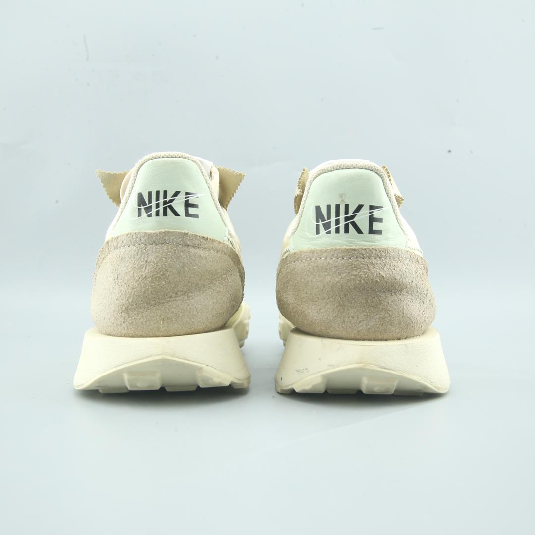 NIKE  WAFFLE RACER