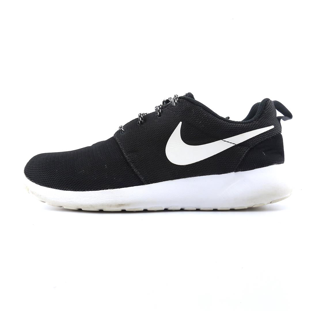 NIKE  ROSHE ONE