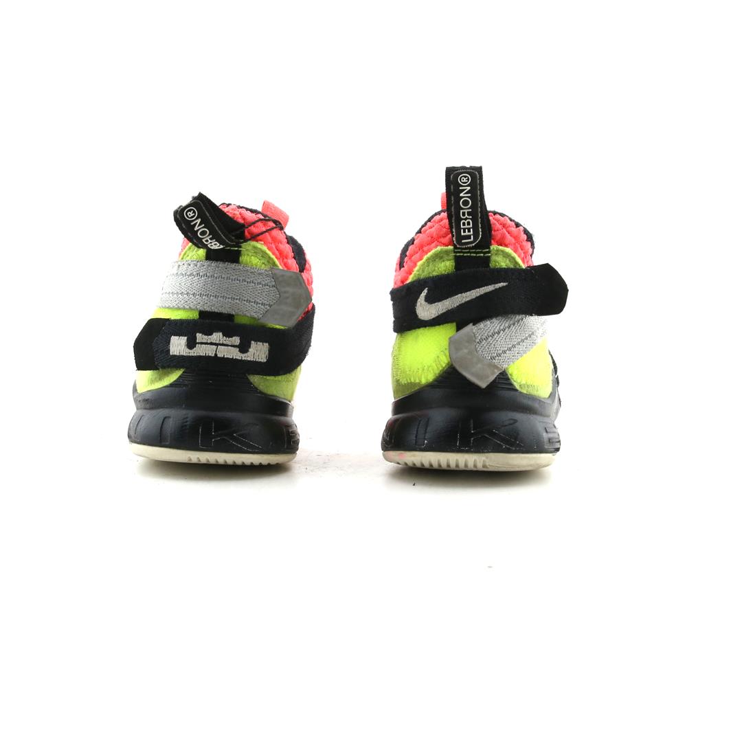 NIKE  LEBRON SOLDIER XII