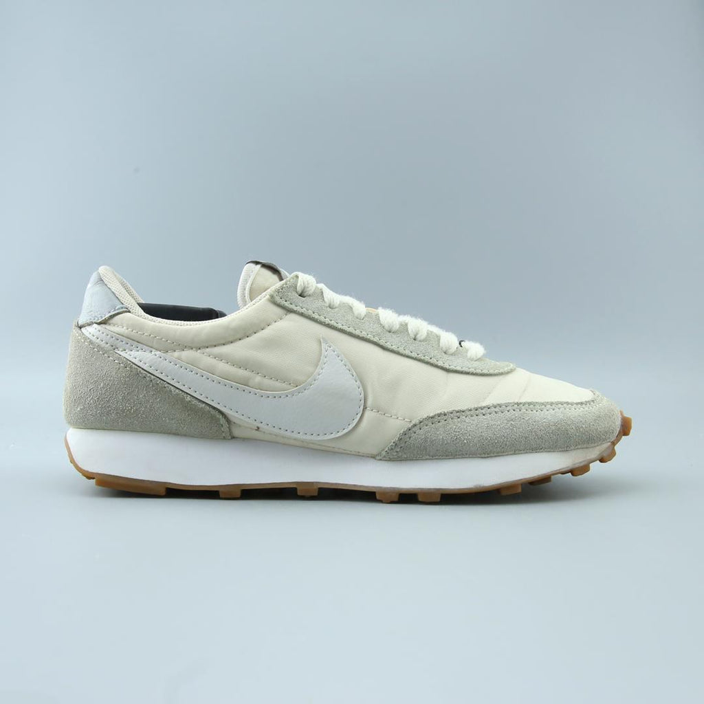 NIKE  DAYBREAK
