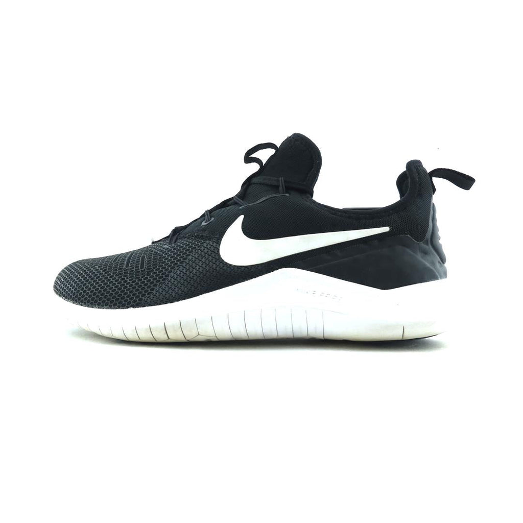 NIKE FREE TR 8