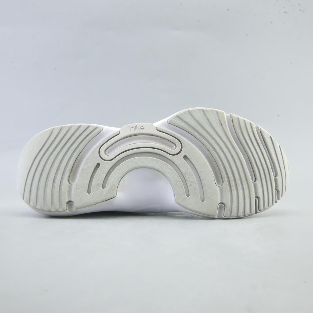 NIKE  IN-SEASON TR 13