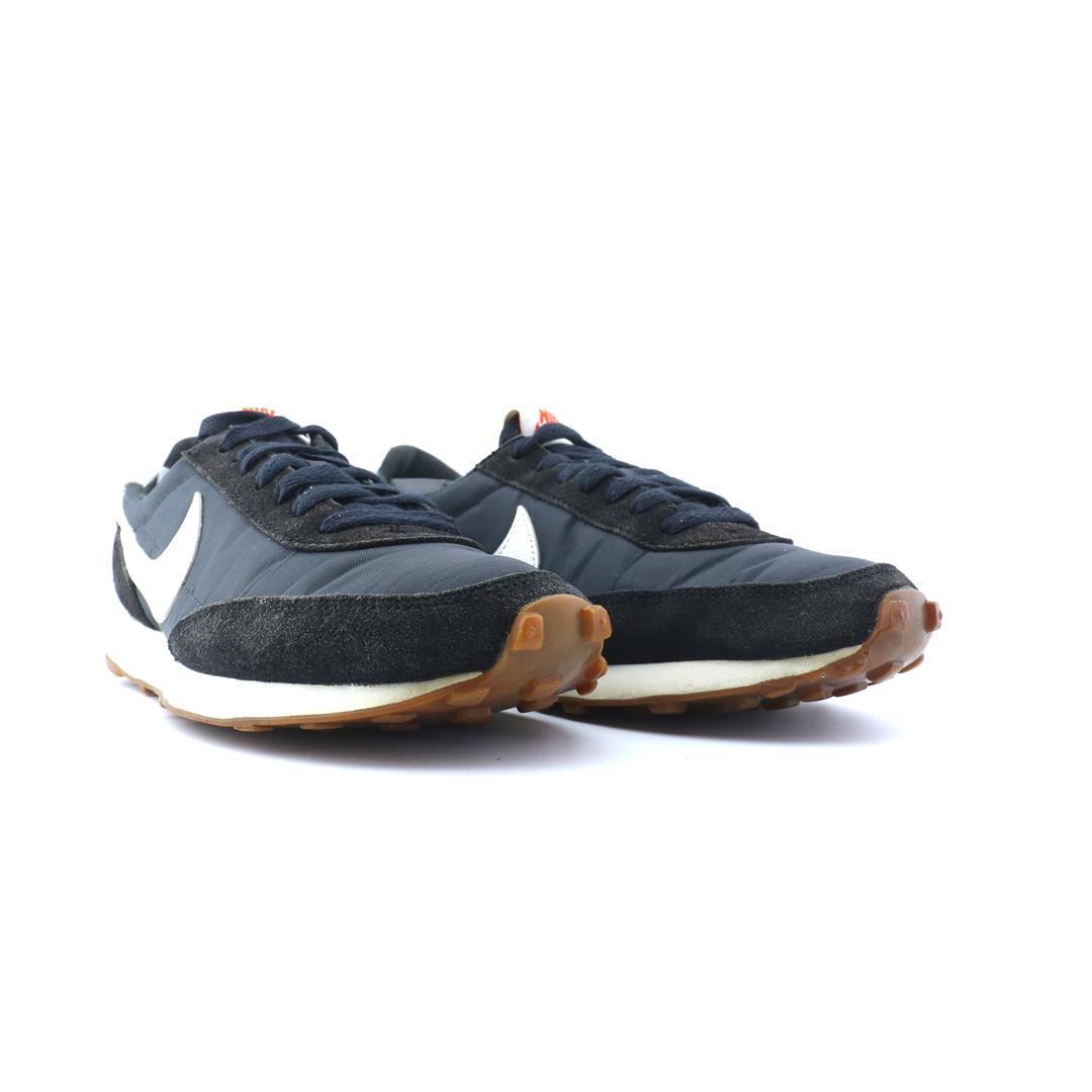 NIKE DAYBREAK