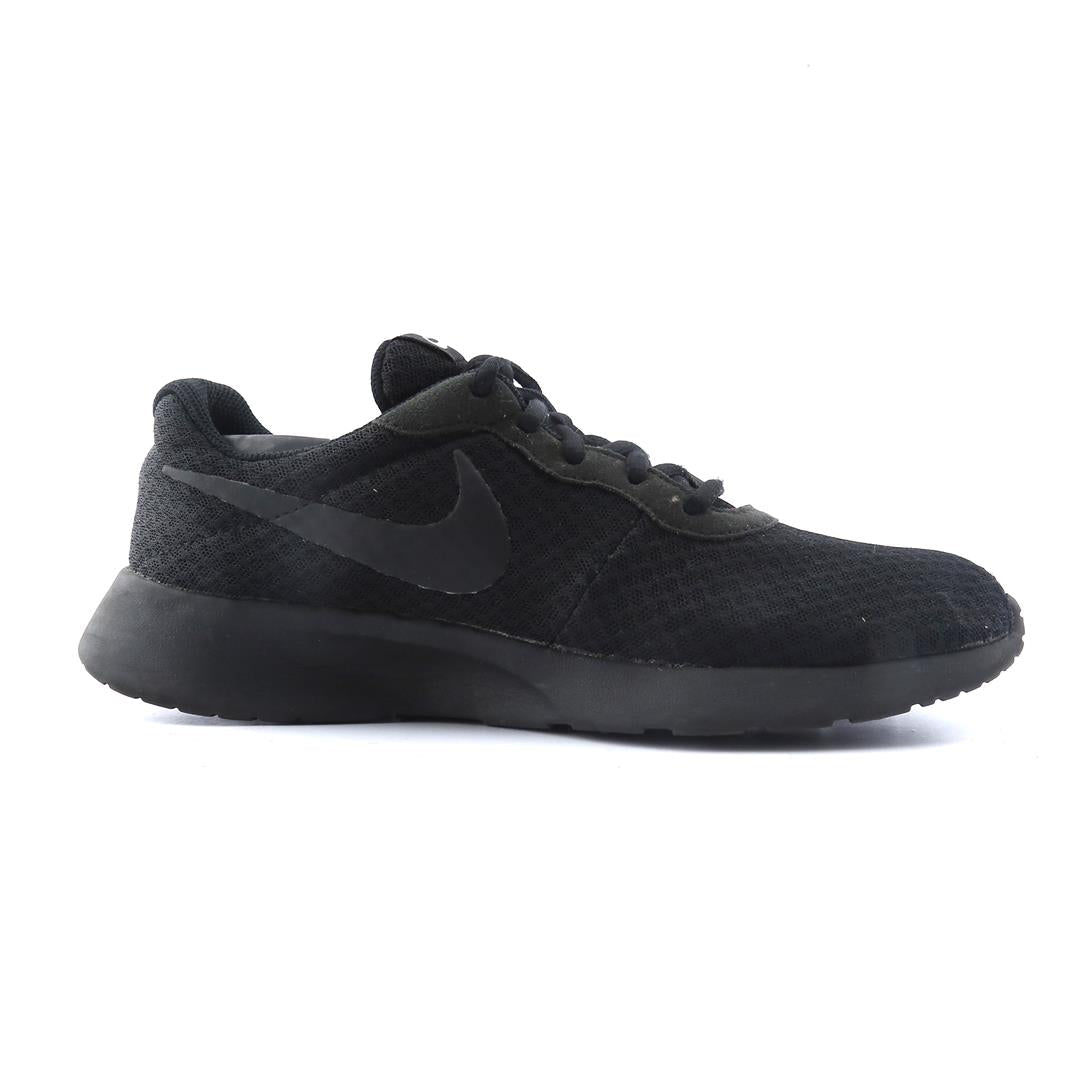 NIKE TANJUN