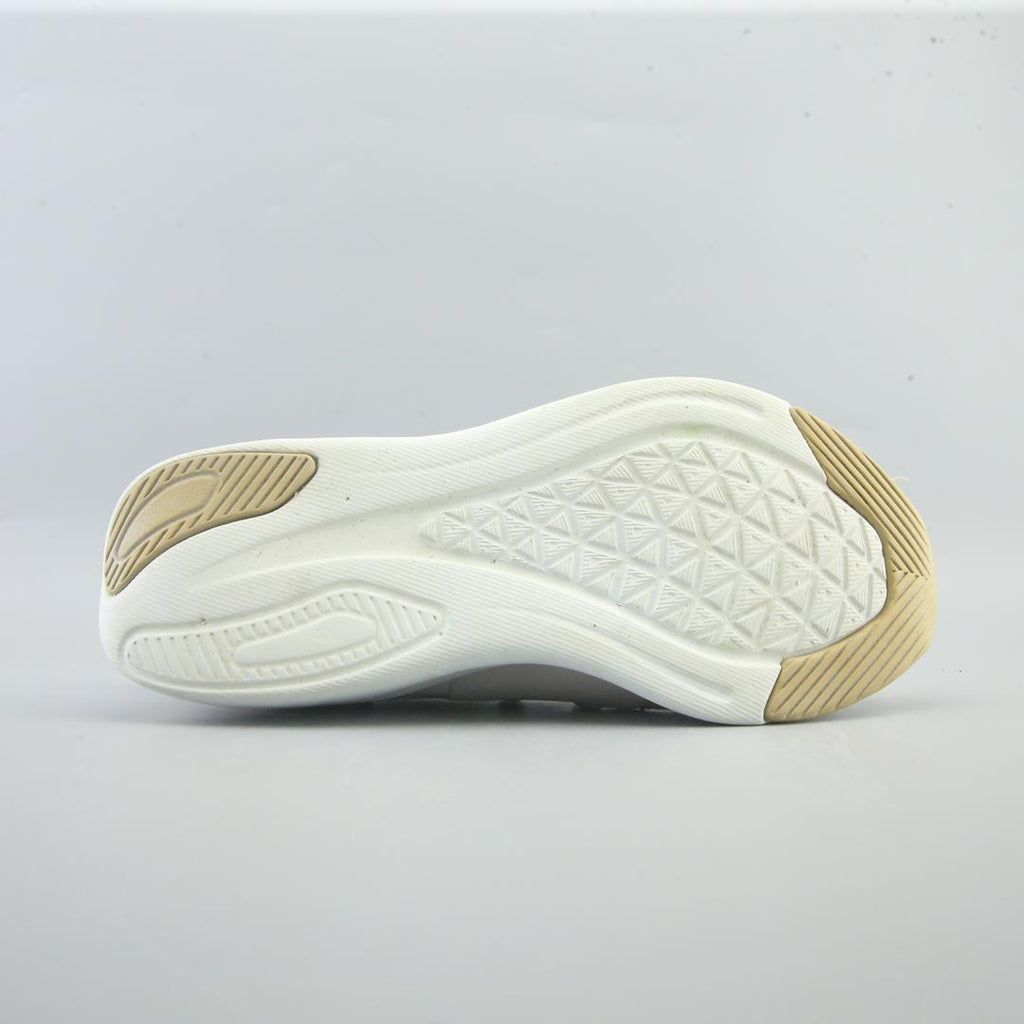 NEW BALANCE  BEAYA