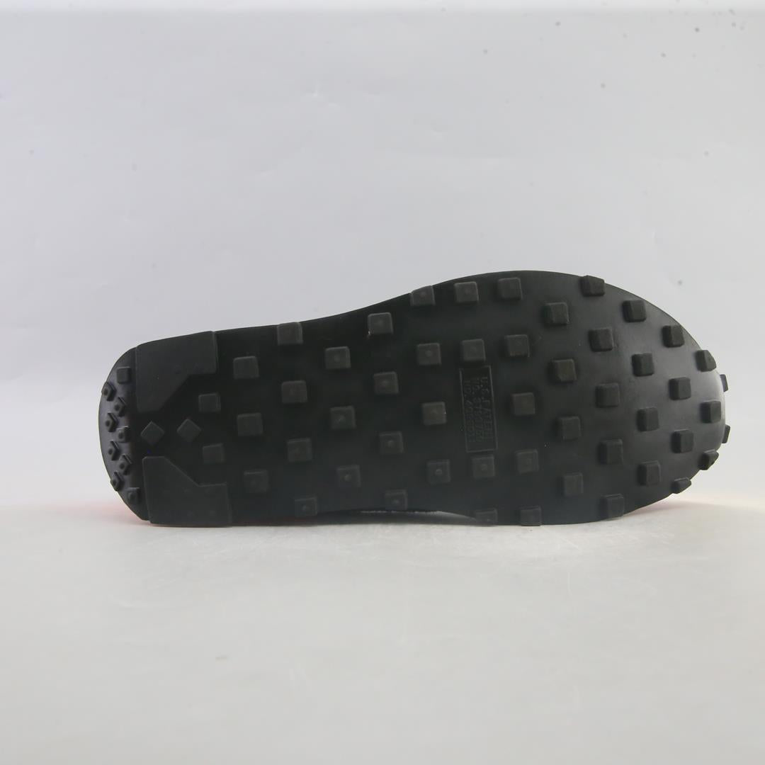 NIKE DAYBREAK