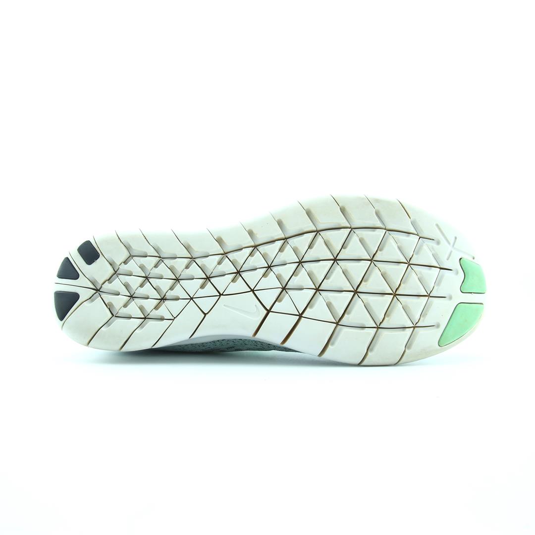 NIKE FREE RUN