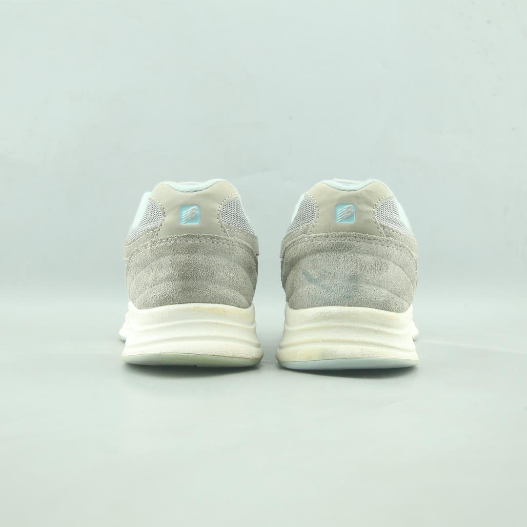 NEW BALANCE 877