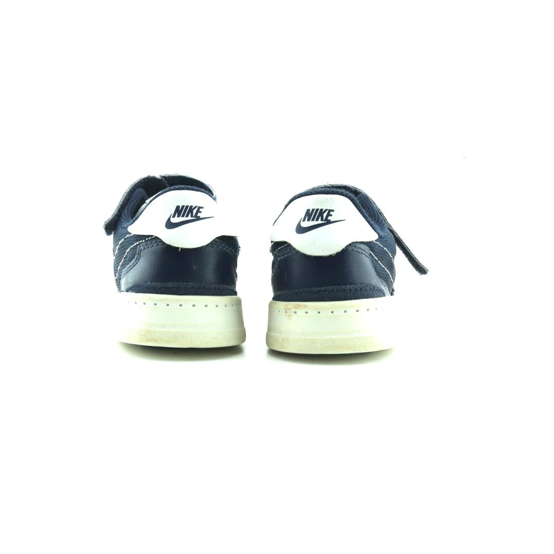 NIKE SQUASH TYPE