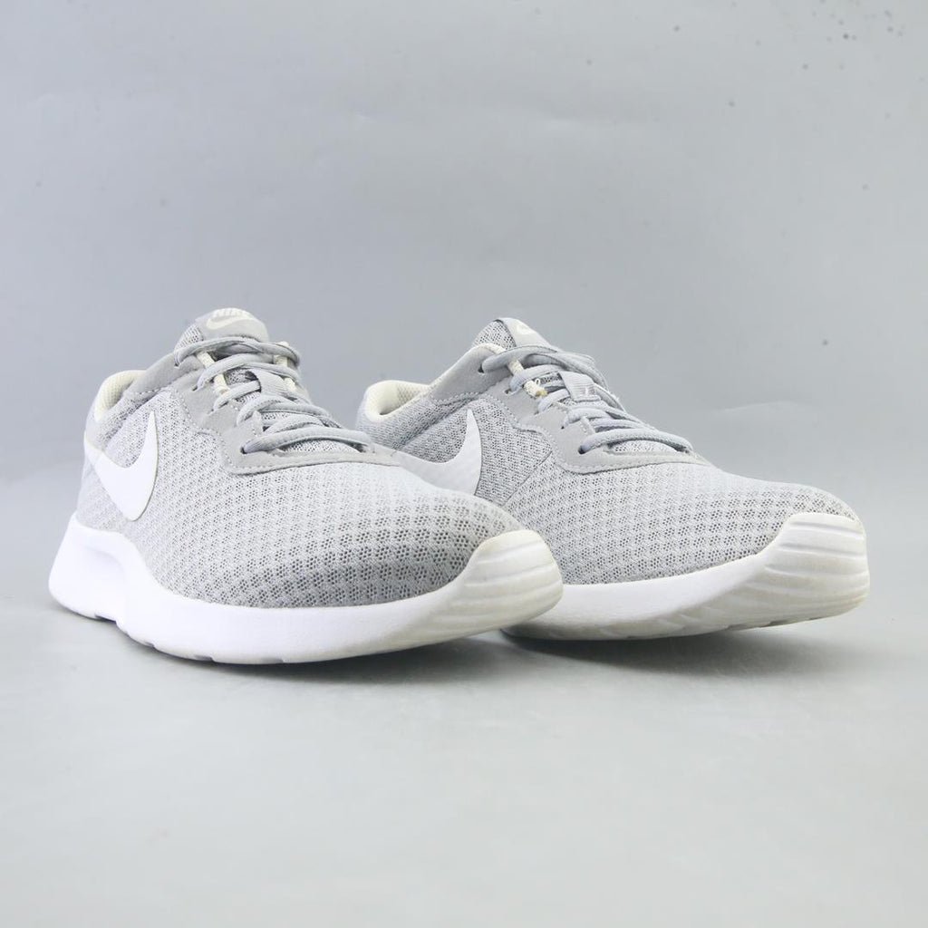 NIKE TANJUN