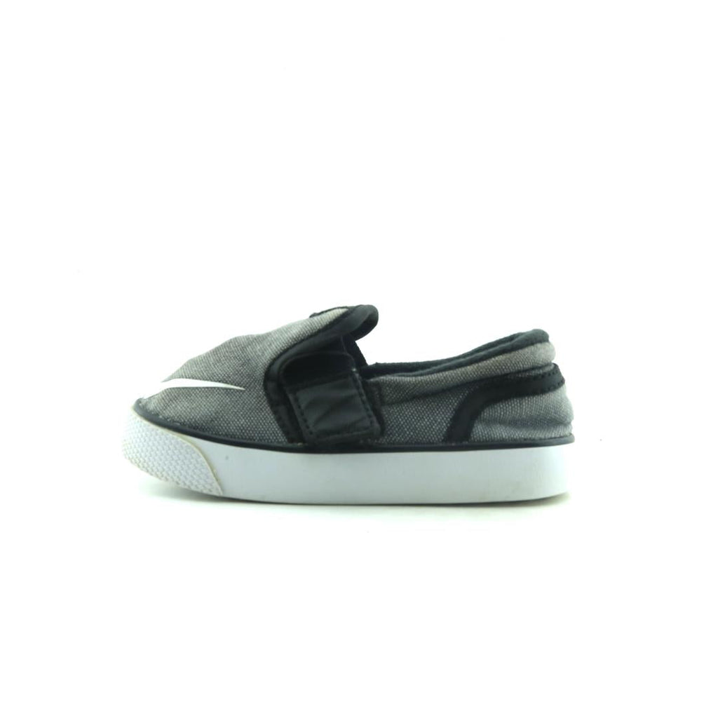 NIKE TOKI