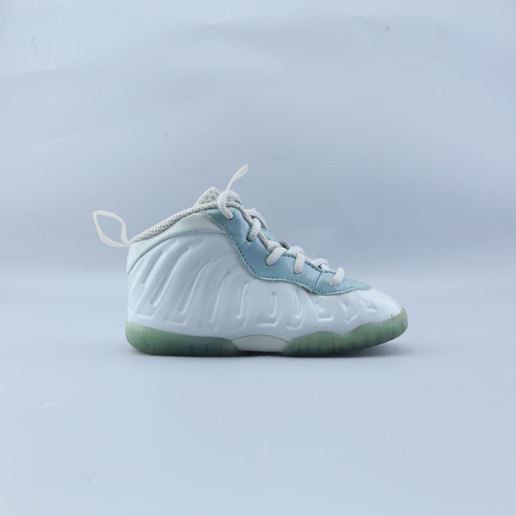 NIKE POSITE ONE