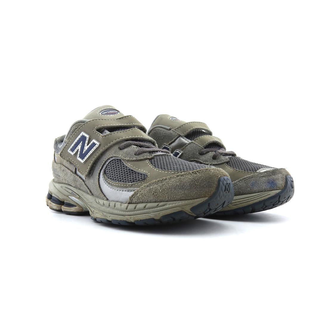 NEW BALANCE 2002R