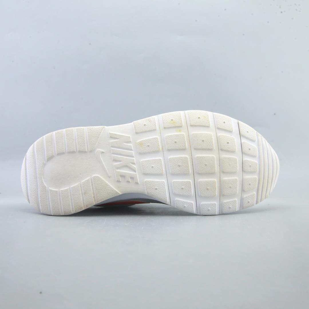 NIKE TANJUN