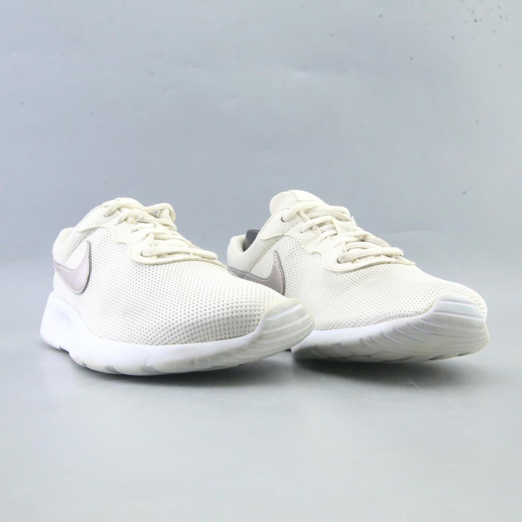 NIKE TANJUN