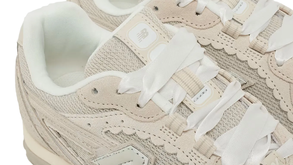 New Balance 204L Sea Salt Linen
